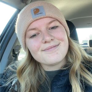 Meet your Posher, Malania